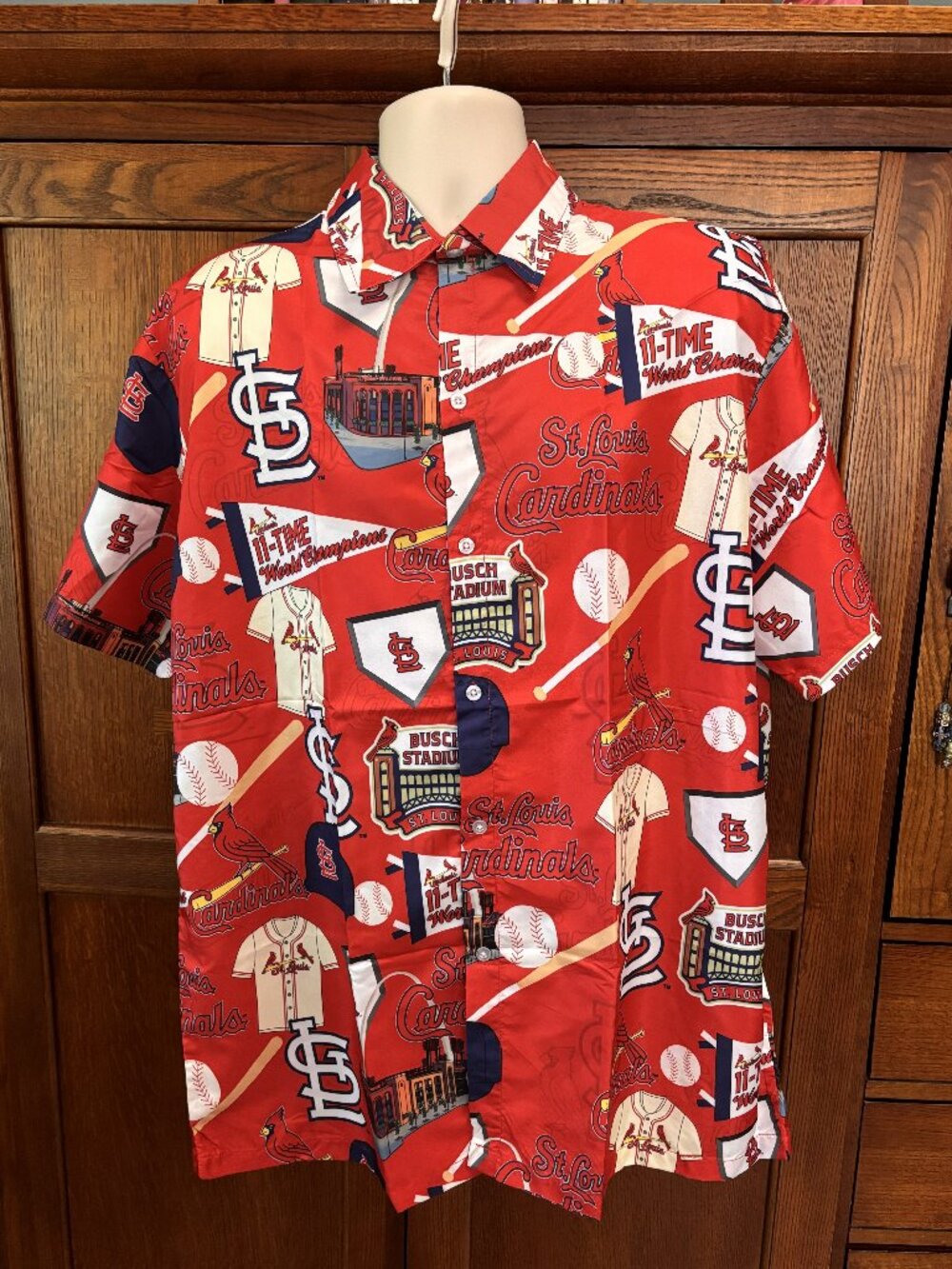 St Louis Cardinals XL All Over Print Button Front Shirt Busch Stadium 11 Time Wo